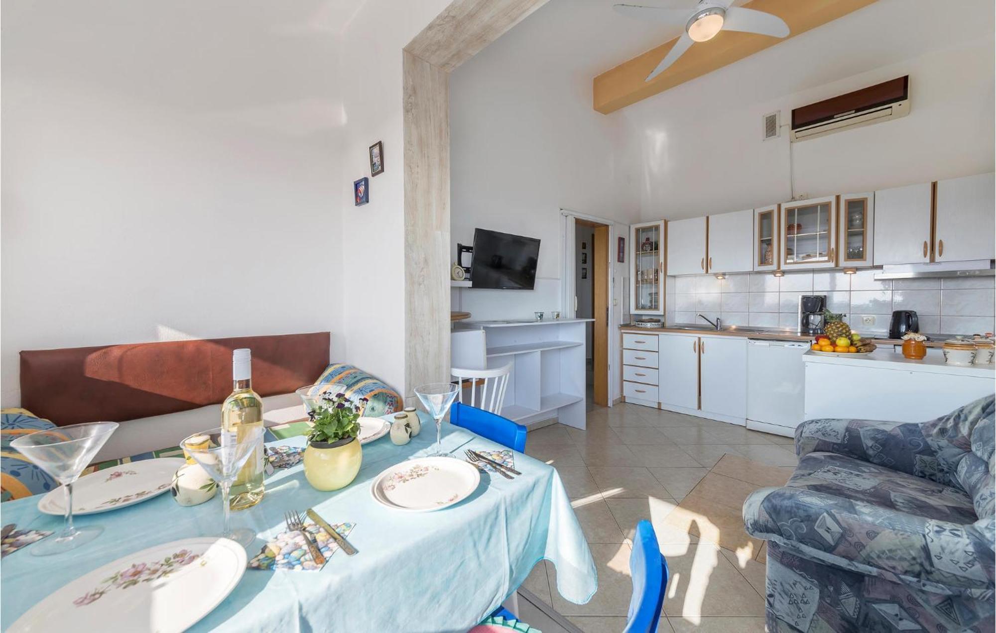 Beautiful Apartment In Barbariga With Kitchen エクステリア 写真