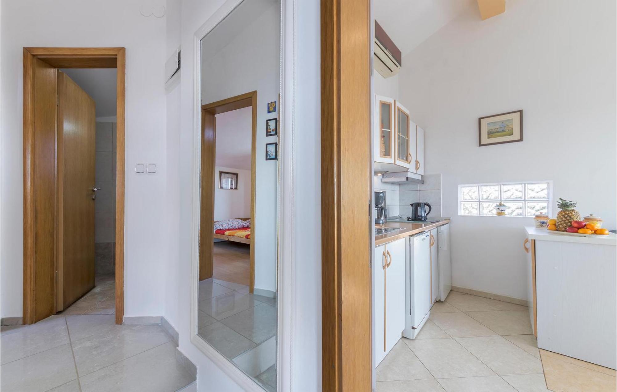 Beautiful Apartment In Barbariga With Kitchen エクステリア 写真