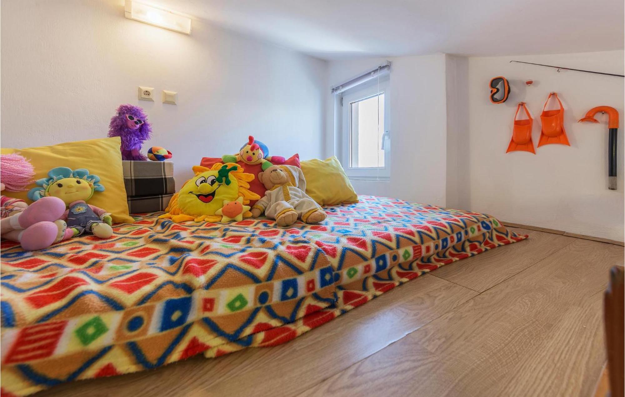 Beautiful Apartment In Barbariga With Kitchen エクステリア 写真